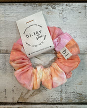 Load image into Gallery viewer, STRAWBERRY CITRUS COTTON tie-dye scrunchie