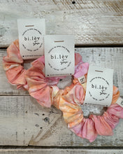 Load image into Gallery viewer, STRAWBERRY CITRUS COTTON tie-dye scrunchie
