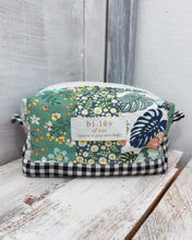 Load image into Gallery viewer, GREEN FOREST padded handmade pouch