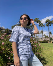 Load image into Gallery viewer, Black tie-dye GOTS organic cotton t-shirt for him and for her. Unisex collection.