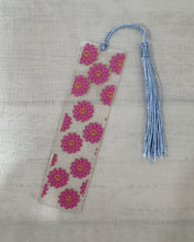 Load image into Gallery viewer, HAPPY DAISY handmade bookmark
