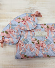 Load image into Gallery viewer, BLUE BOWS &amp; FLOWERS FLAT padded handmade pouch

