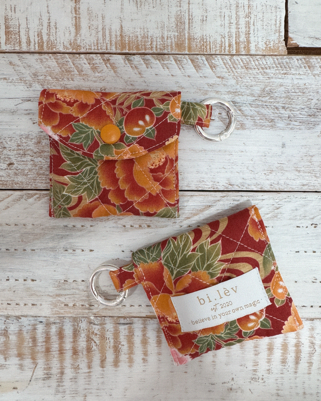 RED FLOWERS earbud pouch