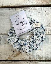 Load image into Gallery viewer, NAVY BLUE FLOWERS scrunchie
