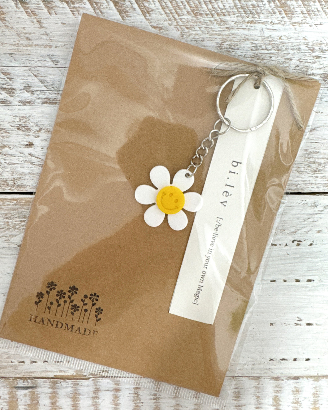 DAISY SMILE White Key Ring