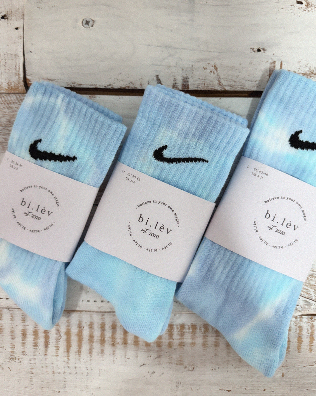 BLUE CRUSH tie-dye crew socks