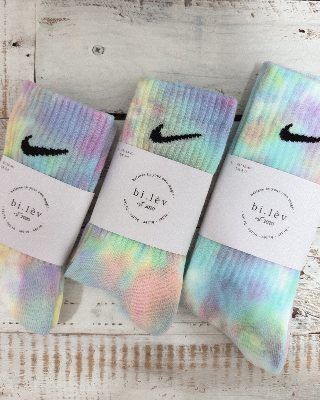 RAINBOW DREAMS tie-dye crew socks