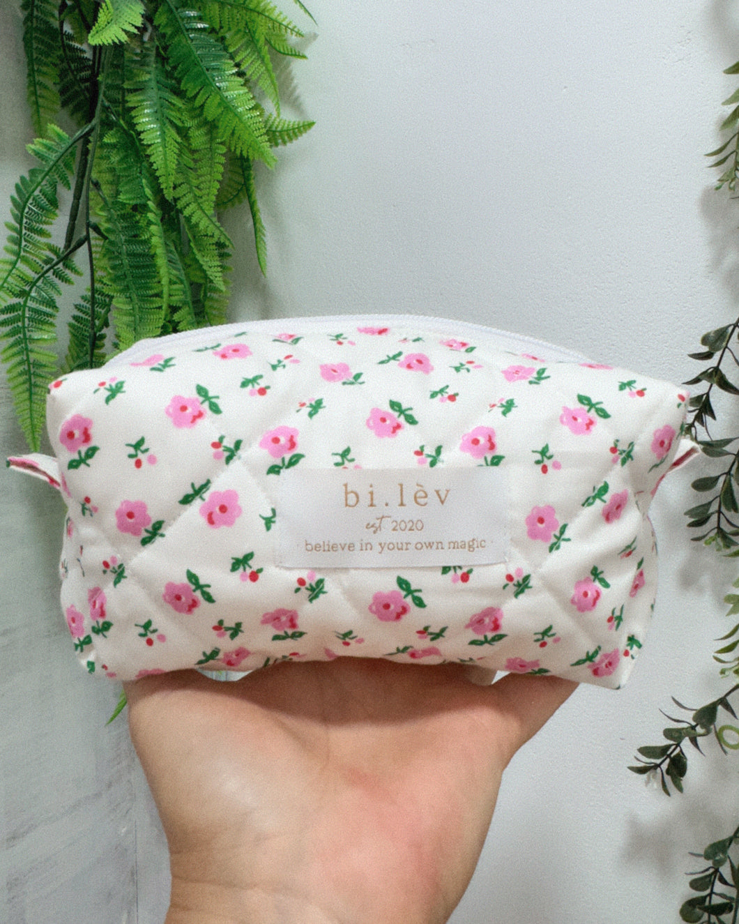 PINK DAISIES padded handmade pouch