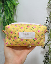 Load image into Gallery viewer, YELLOW DAISIES padded handmade pouch
