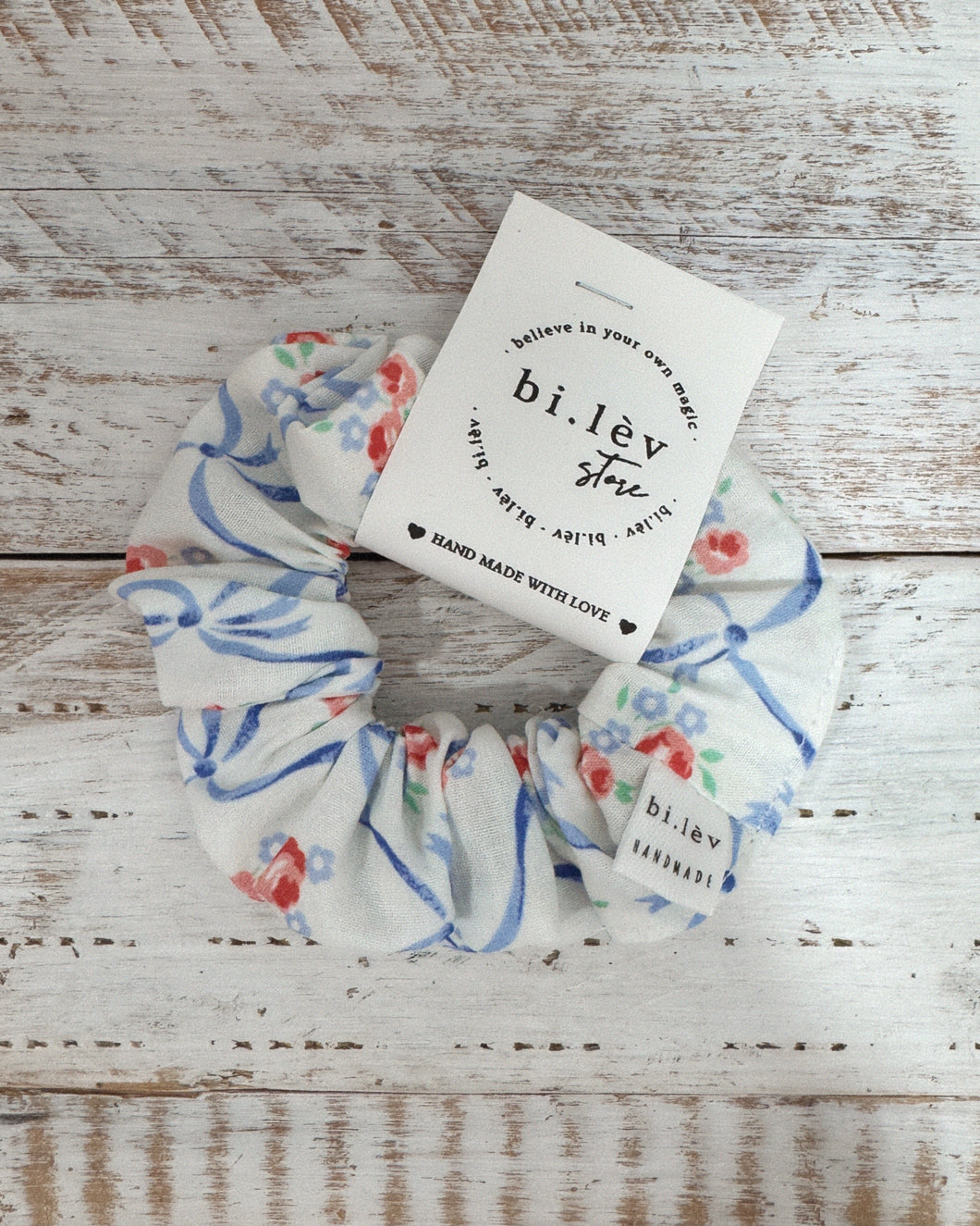 BLUE BOW RED ROSES Scrunchie