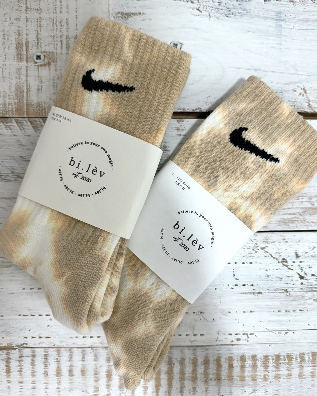 LATTE MACCHIATO tie-dye crew socks