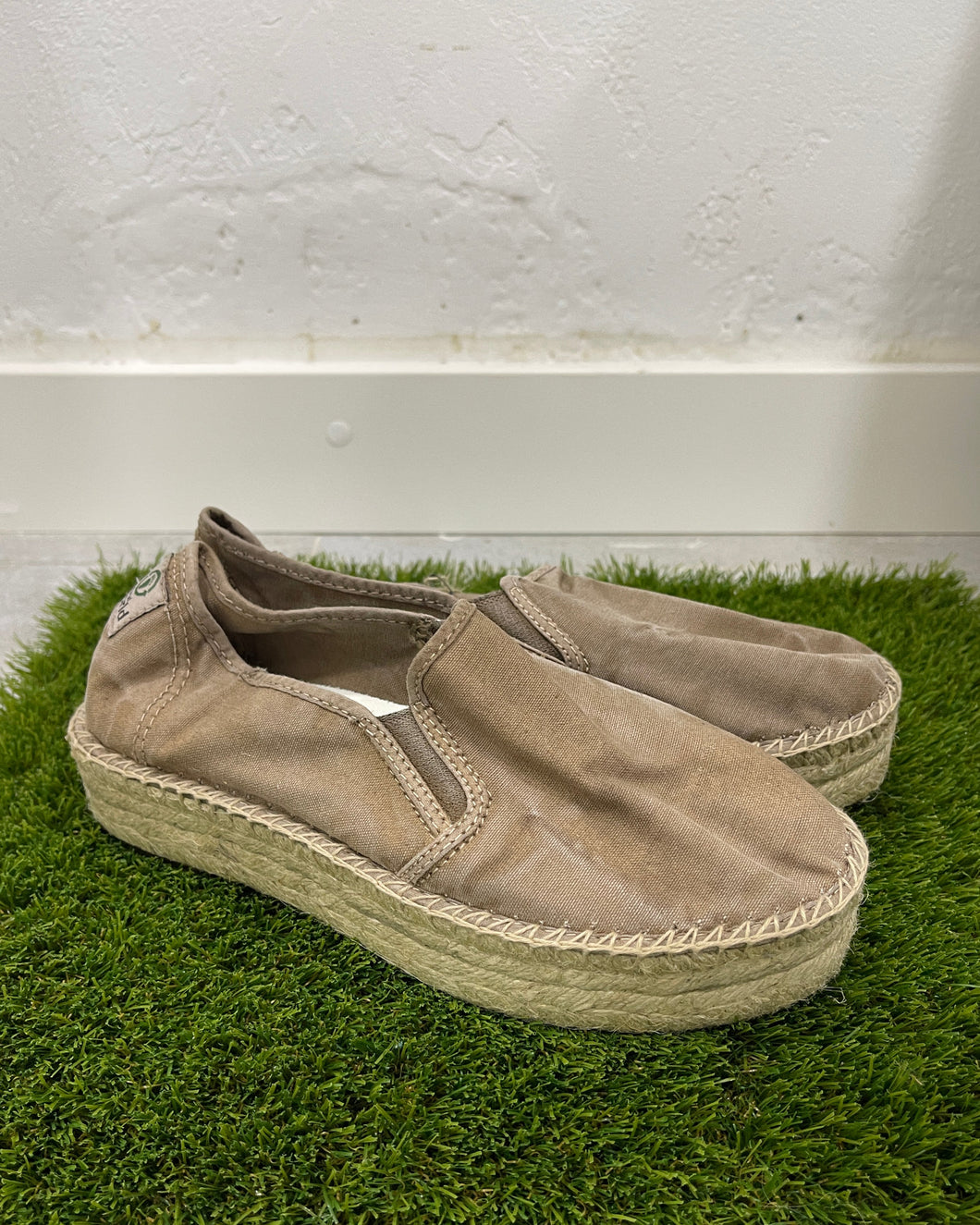 NATURAL WORLD ESPADRILLES WITH PLATFORM Beige