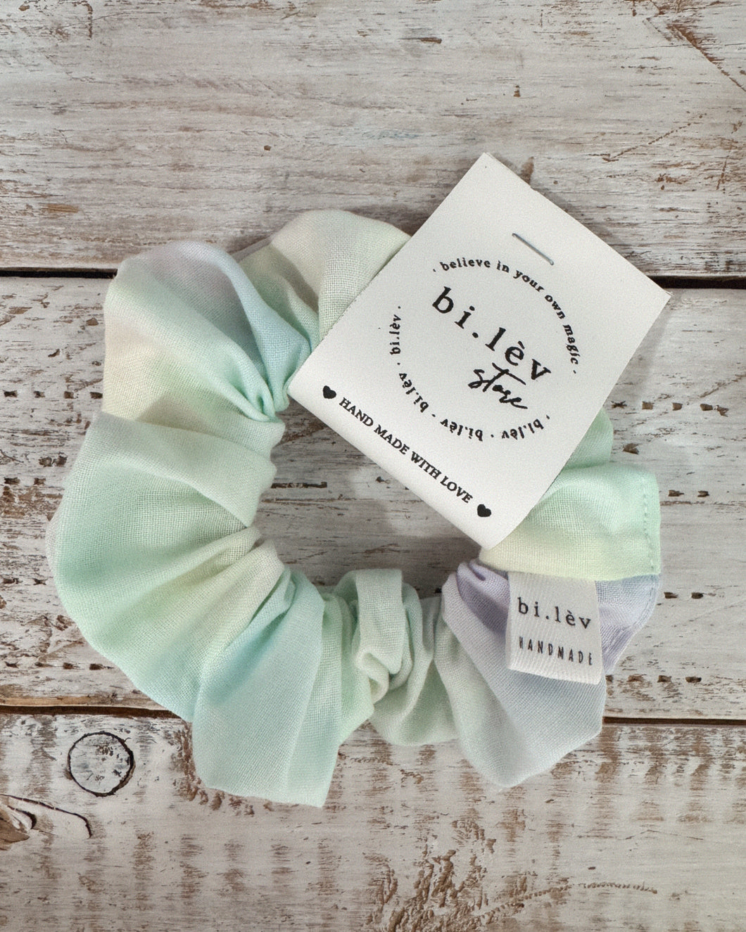 RAINBOW DREAM tie-dye scrunchie