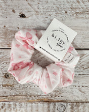 Load image into Gallery viewer, PINK BOWS &amp; STARS Scrunchie
