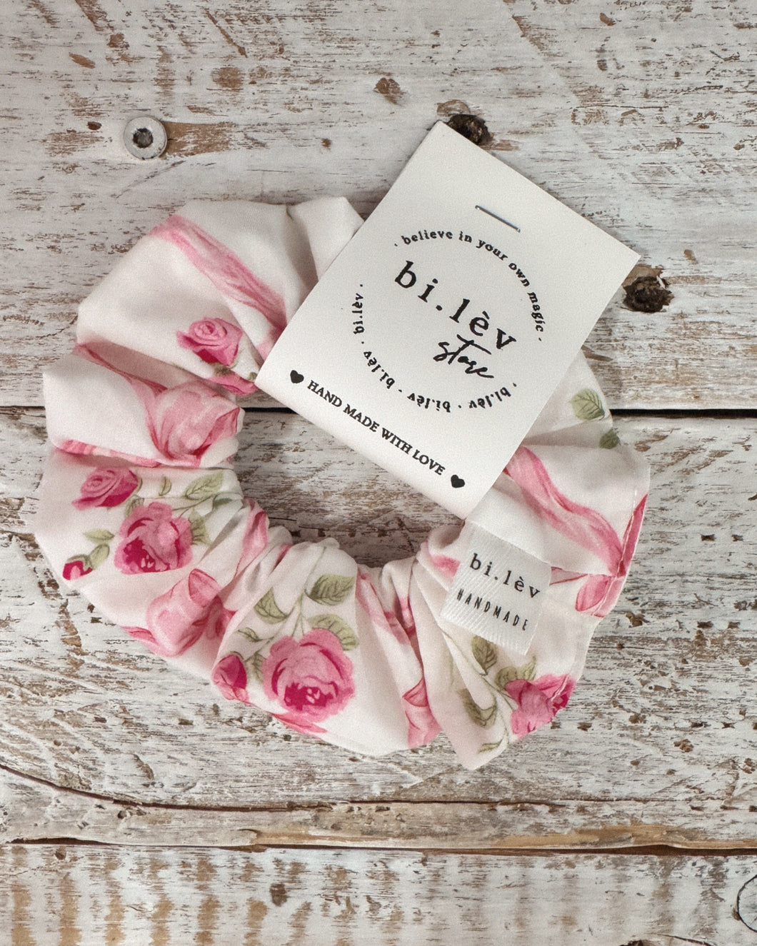 PINK BOWS & ROSES Scrunchie