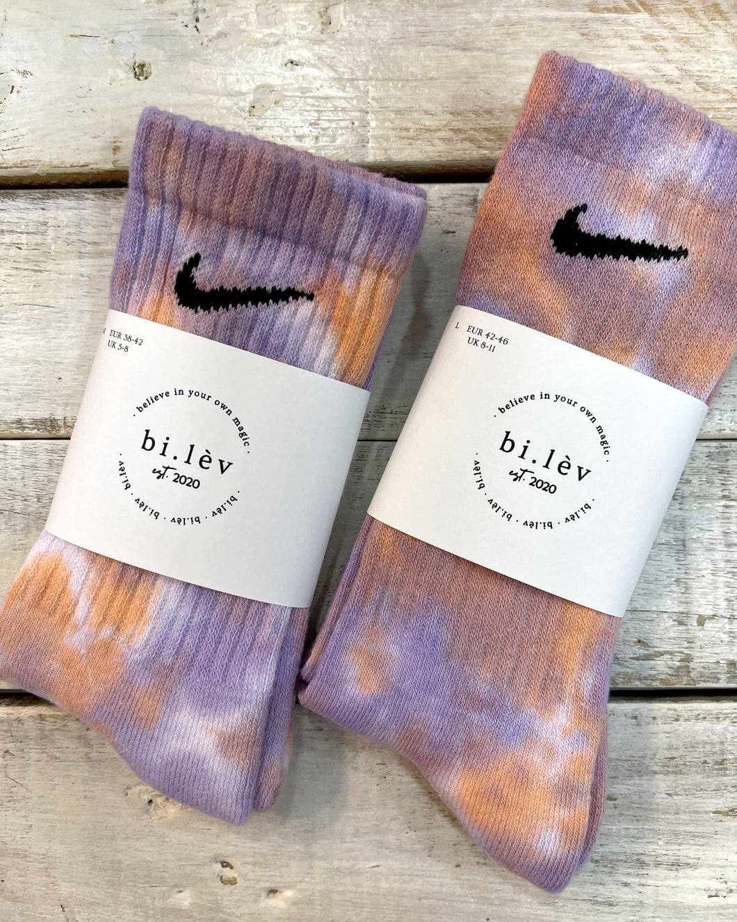 LAVANDA PEACH tie-dye crew socks
